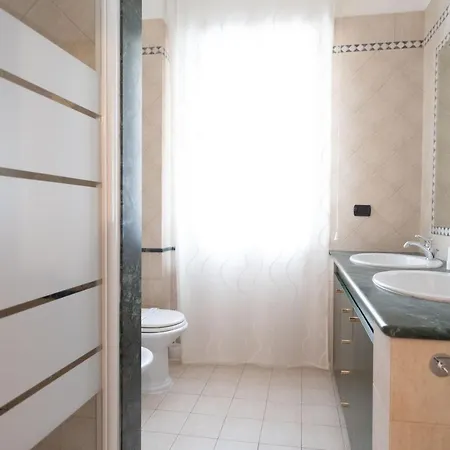 Cozy De Gasperi * Bari